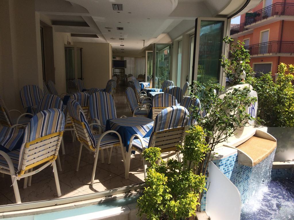 Hotel Royal 미사노아드리아티코 외부 사진