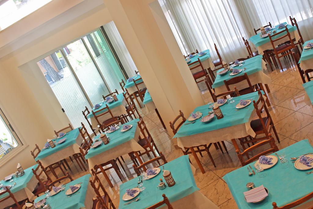 Hotel Royal 미사노아드리아티코 외부 사진